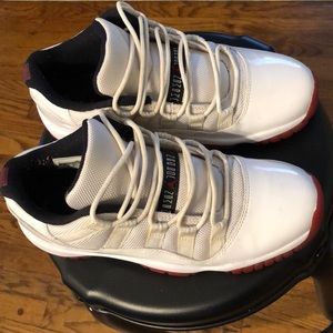 Jordan 11 Retro Low Top Red White